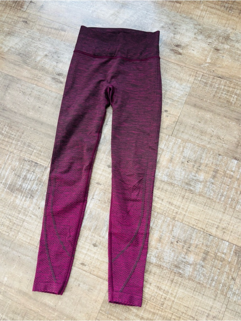 Lululemon Seamless 7/8 legging with back zip pocket size 4